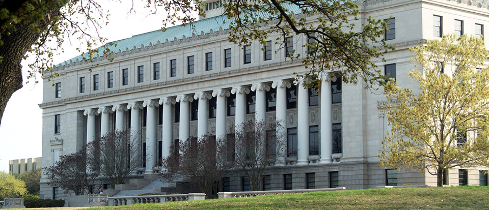 WilliamsAdminBuilding900